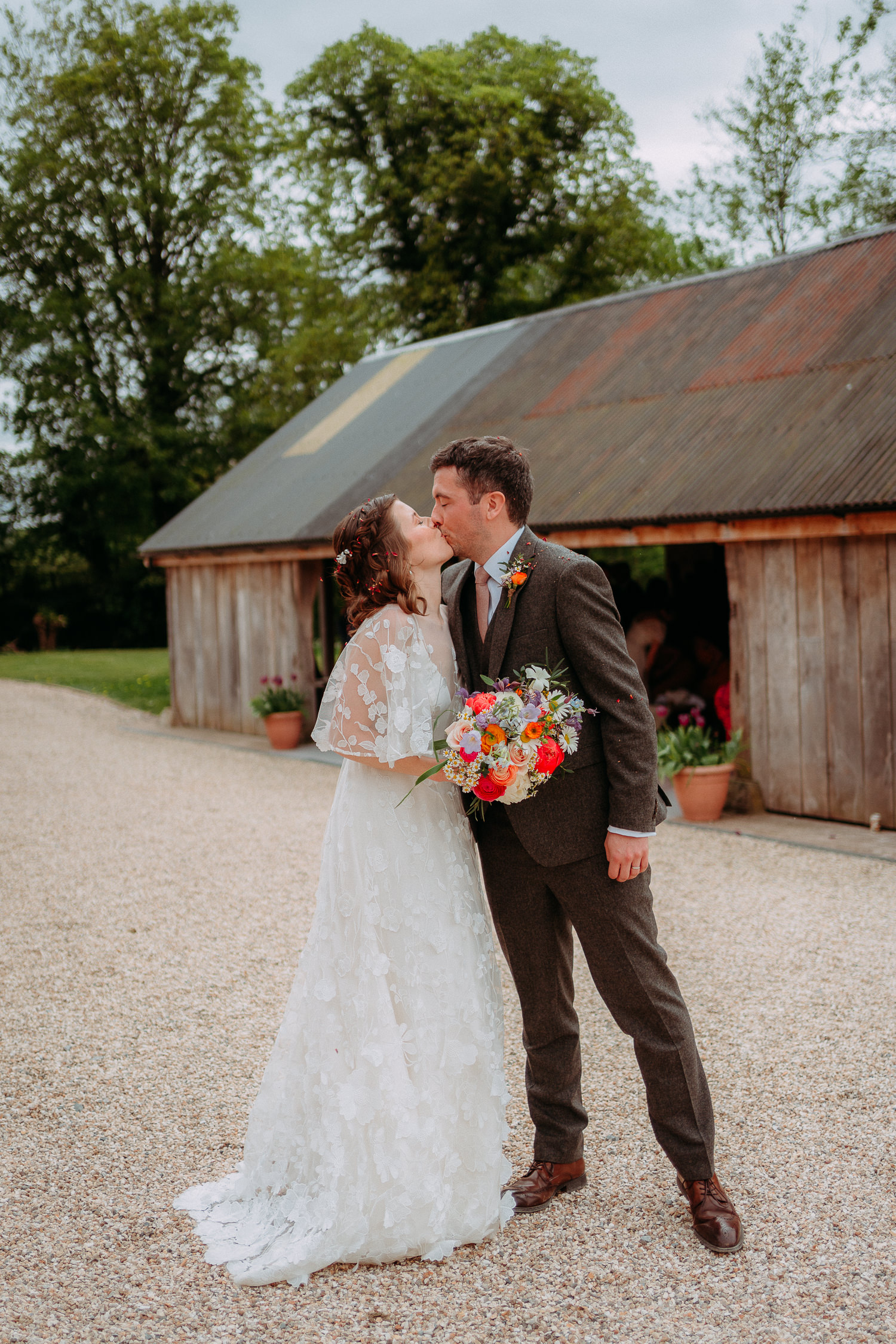 THE HAYBARN WEDDING PHOTOGRAPHY HEREFORDSHIRE 006 THE HAYBARN WEDDING PHOTOGRAPHY HEREFORDSHIRE 006